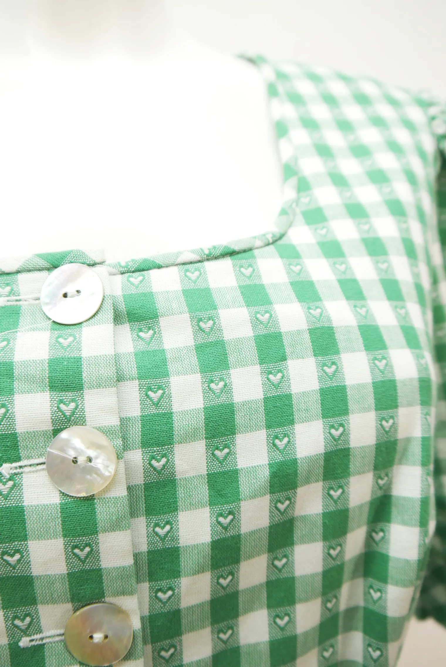 Hanne Modell grün weiß kariert mit Puffärmel herrliches Dirndl mit Schürze Gr.48
