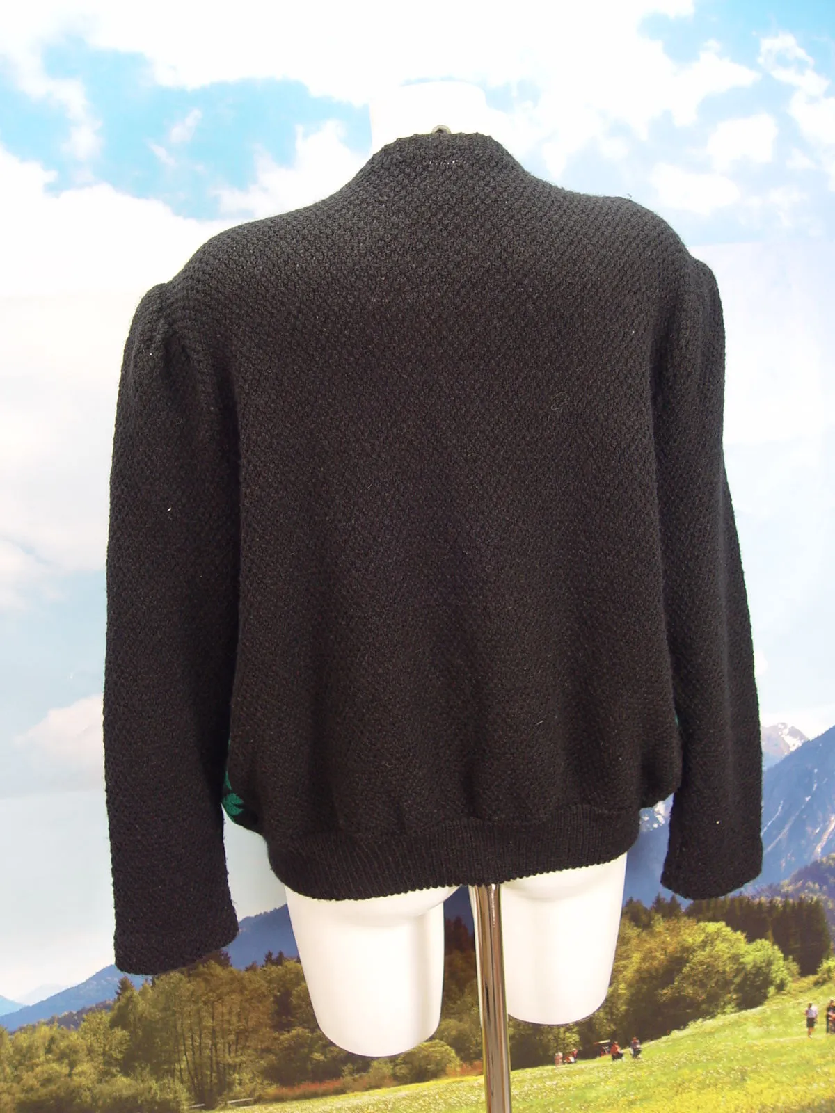 kurze Dirndljacke fesch mit Besatz herrliche Strickjacke Trachten Jacke Gr.50