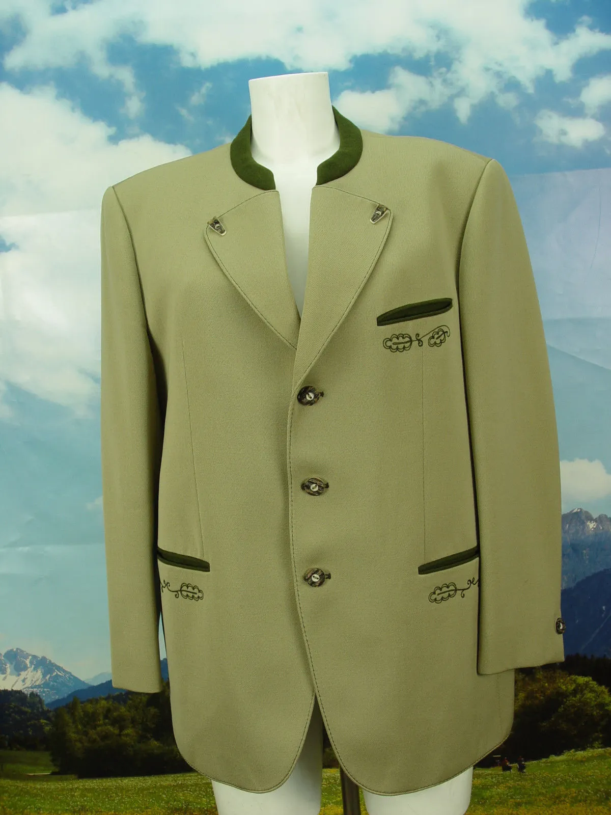 kurze Ärmel mit Stickerei neuwertiges Trachten Sakko Janker Jacke Gr.26/52
