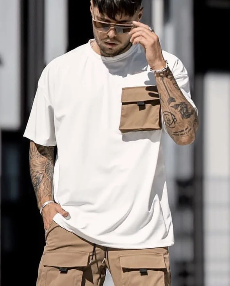 Übergroßes T-Shirt mit Pattentaschen